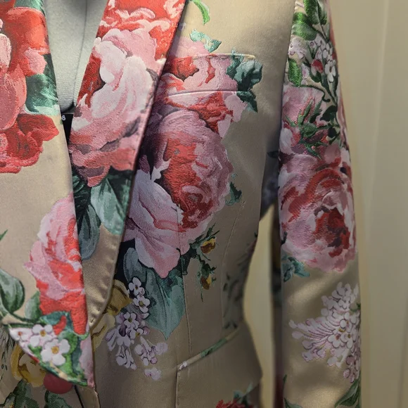 Dolce & Gabbana Floral Blazer in Red, Pink, and Yellow, Silk Blend - Picture 5 of 13